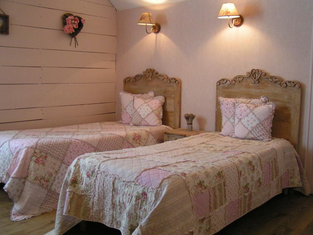 Hotel La Freneraie Paulhac  Zimmer foto